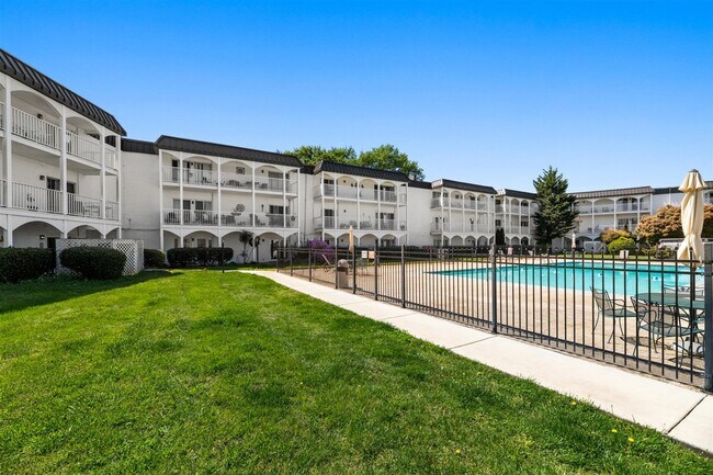 Photo - 5709 Lyons View Pike Unit 1110