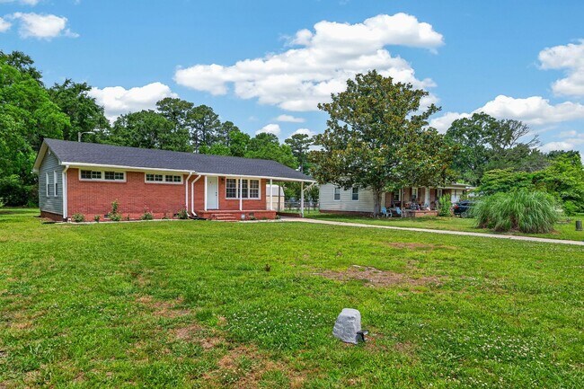 Photo - 2527 Country Club Rd