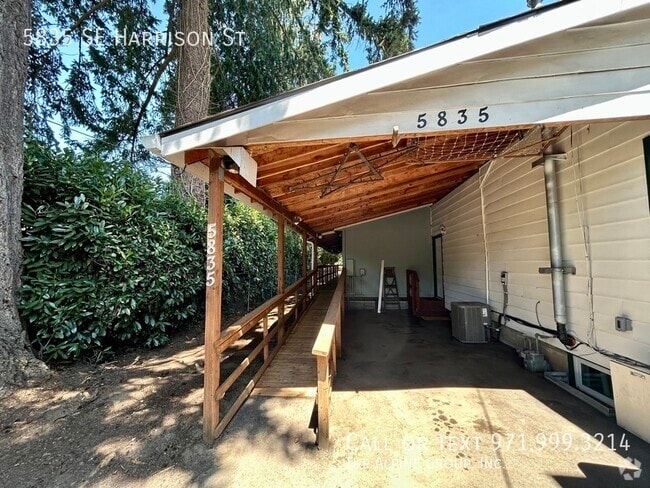 Building Photo - 5835 SE Harrison St Rental