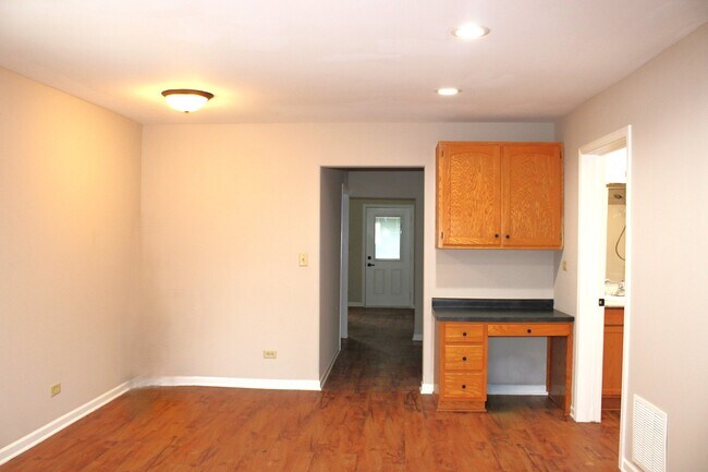 Photo - 480 N 3rd Ave