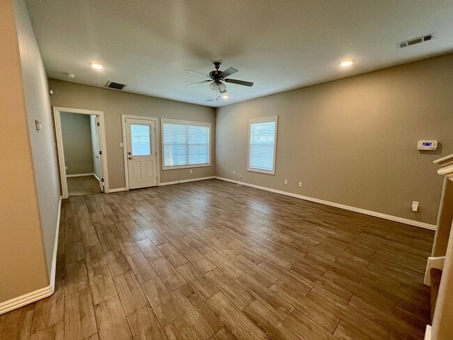 Photo - 9916 Landry Dr