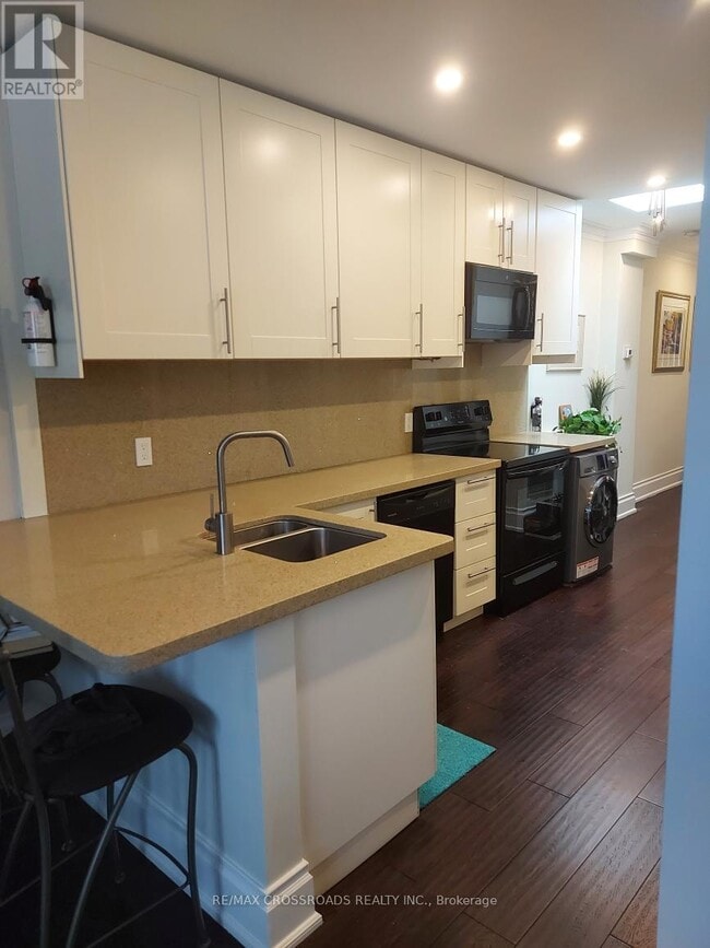 Photo - 533 Danforth Rd