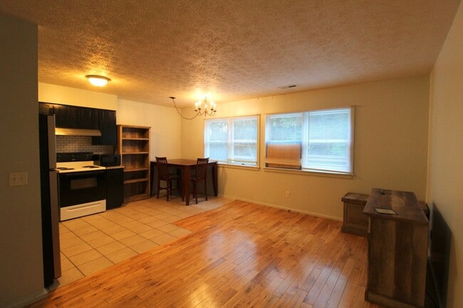 Photo - 1212 Mountain View Dr