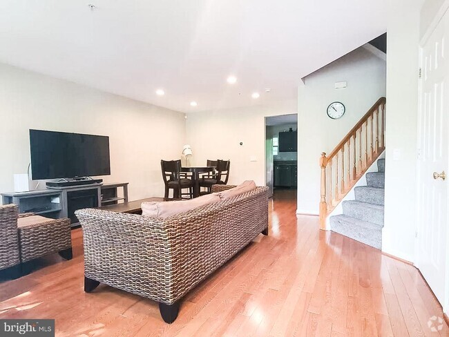 Building Photo - 6556 Ridgeborne Dr Rental