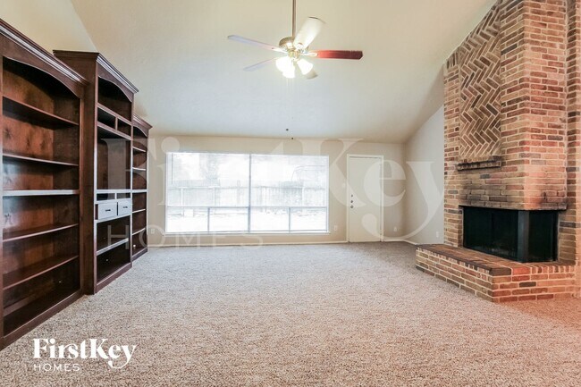 4403 Pineville Ln