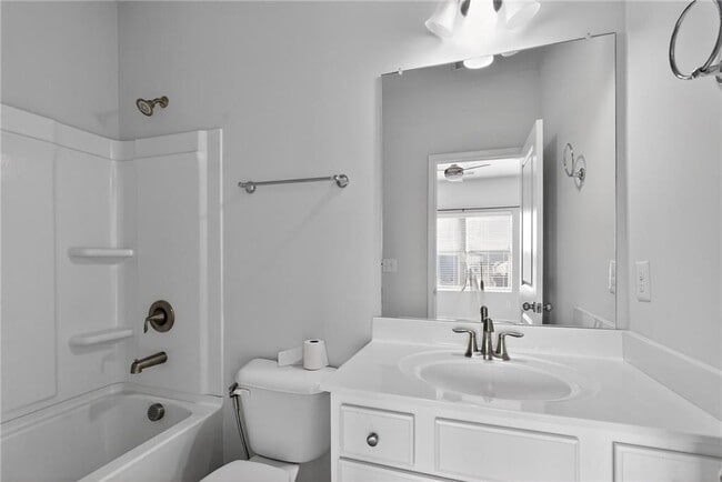 Photo - 3204 Goldberry St