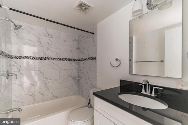 Photo - 7587 Margate Ct Unidad 203