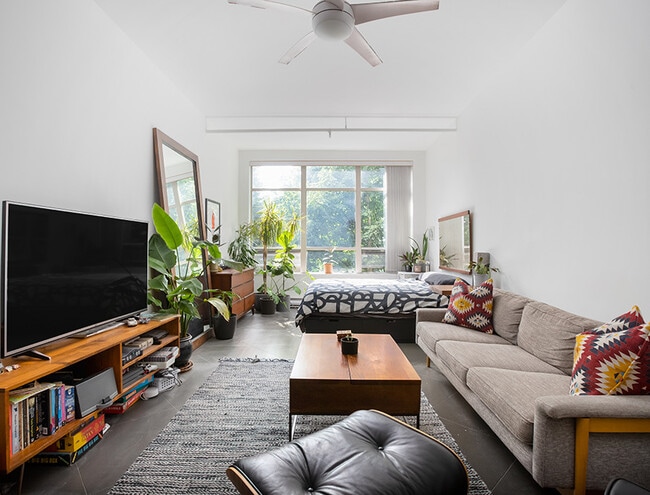 Studio Living Room - The Artiste