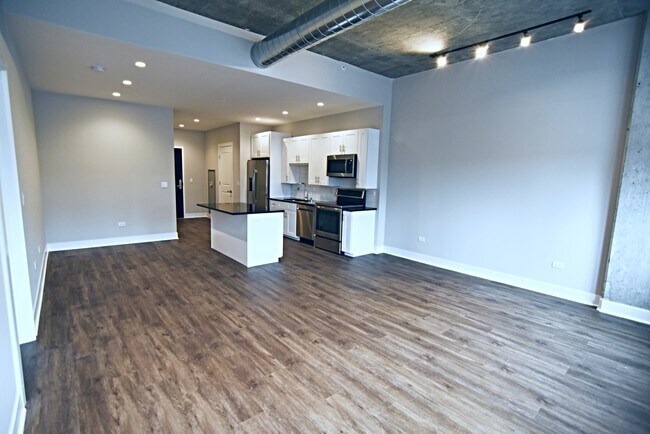 Photo - 3833 N Broadway Unit 314