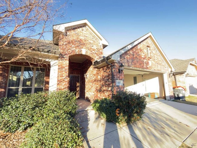 Photo - 521 Eastbrook Dr