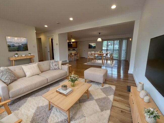 Building Photo - 22 Broadlawn Park Unit #22