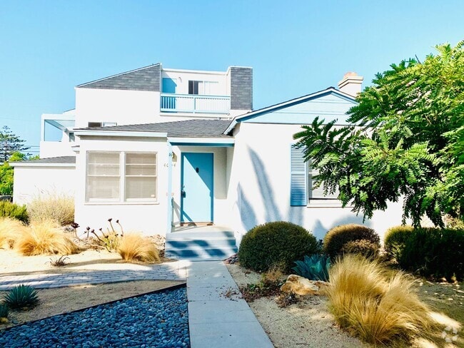 Building Photo - FANTASTIC 2 BED/1 BATH CONDO IN CROWN POIN... Unit 4004 Promontory Street