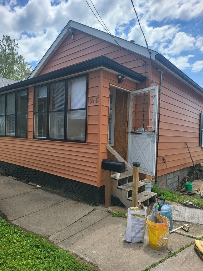 Photo - 918 5th Ave