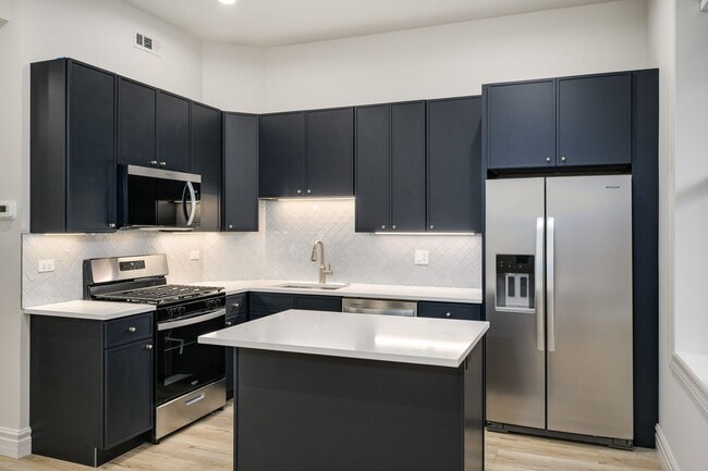 Photo - 1710 W Belmont Ave Unidad 102