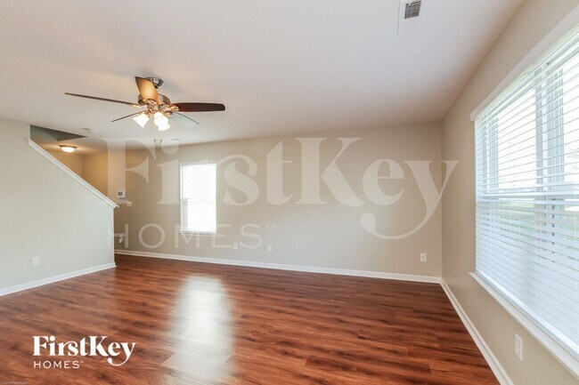 Photo - 9013 Sharpes Cir