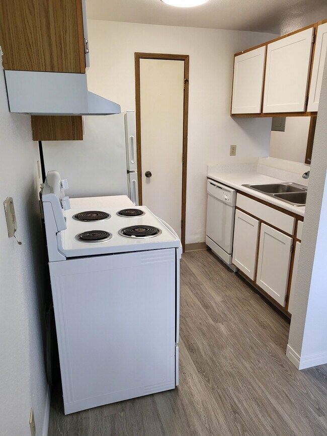 Oakwood Club Apartments