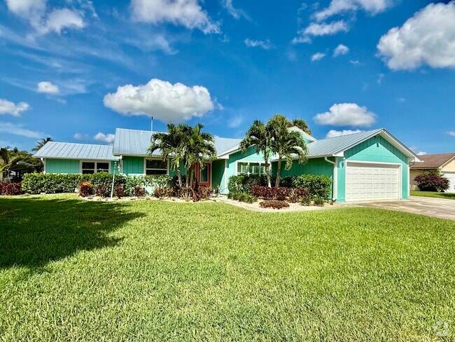 Building Photo - 1260 SW 25th Ln Rental