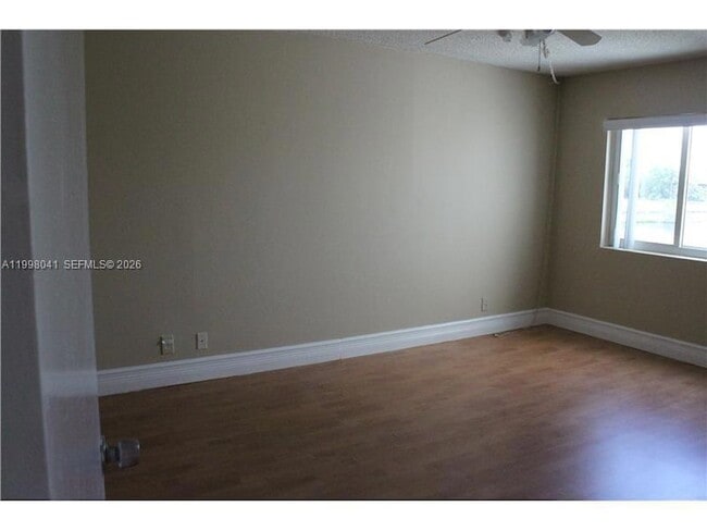 Photo - 120 Lakeview Dr Unit 209