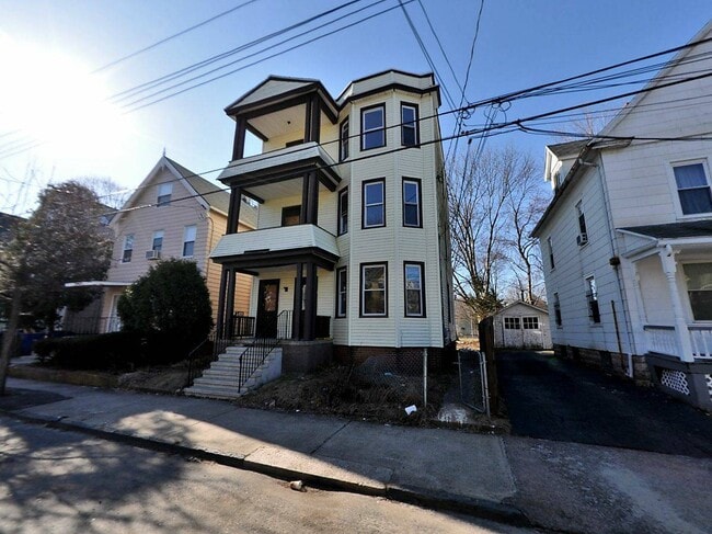 Photo - 34 Willis St Unit 1