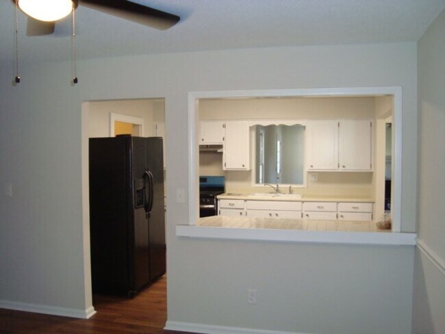 Photo - Move in Ready 3 bedroom!