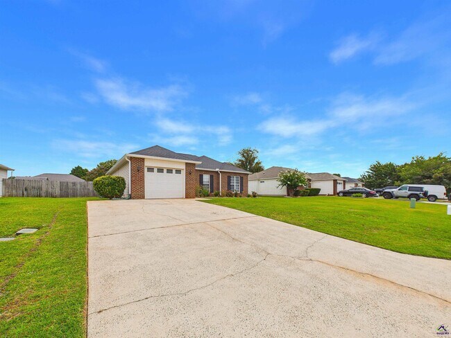 Photo - 324 Tyson Glen Dr