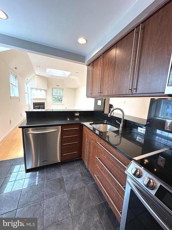 Photo - 104 Woodside Rd Unit B305