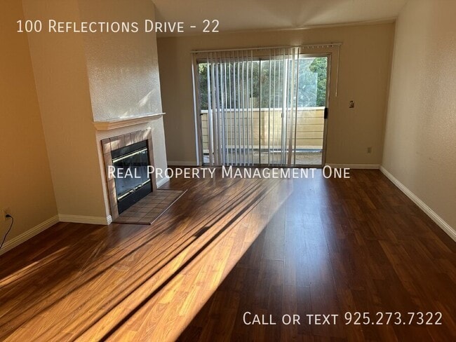 Photo - 100 Reflections Dr