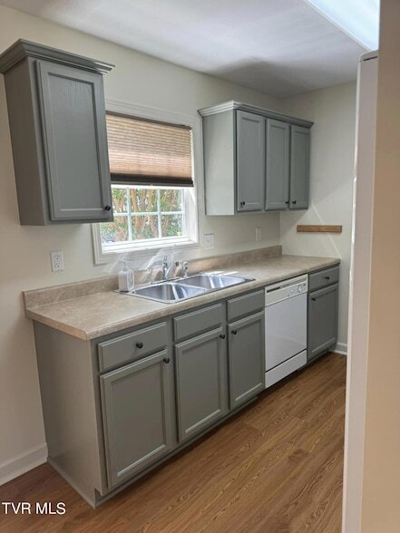 Photo - 617 Hazel St