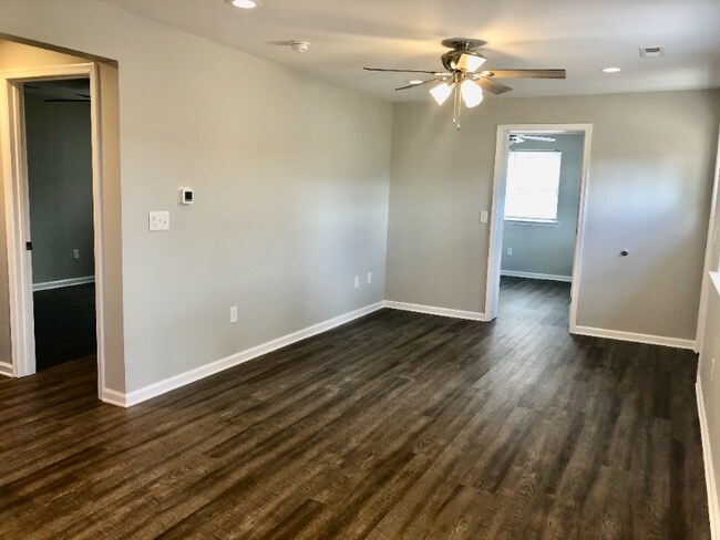 Photo - 42838 Higgs Ln Unidad A