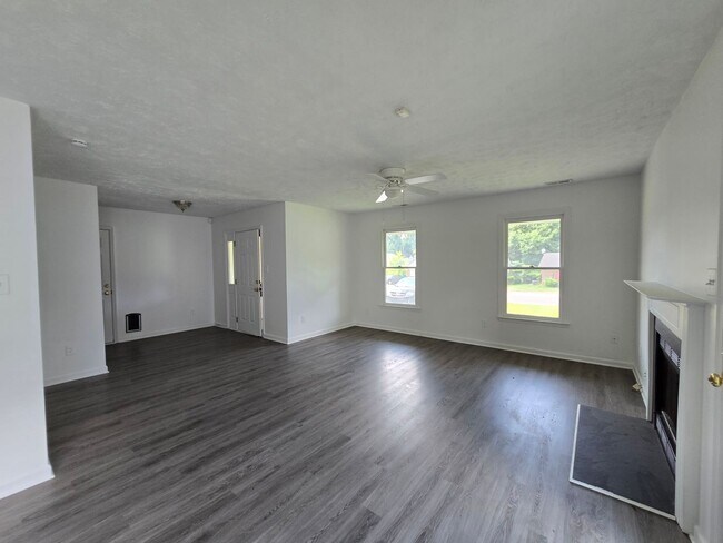 Photo - 1521 Kara Ct