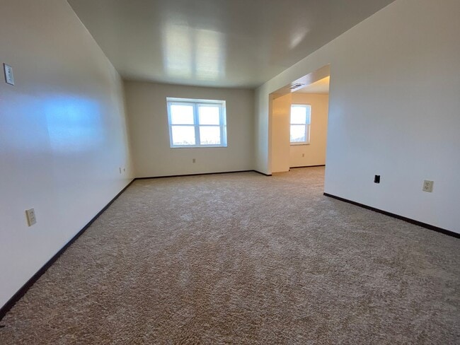 Photo - Wonderful 2BR in Bellevue! Central A/C, Equipped Kitchen & More! Great Location!! Call Today! Unit 604