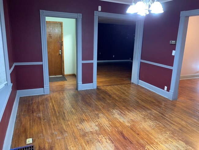 Photo - 745 E Benton St