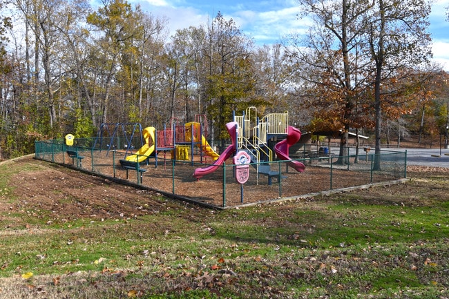 Photo - Charles Landing Apartments