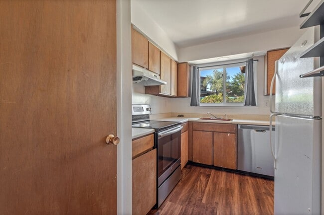 Photo - Gypsum 3261-3267 Unit 3265