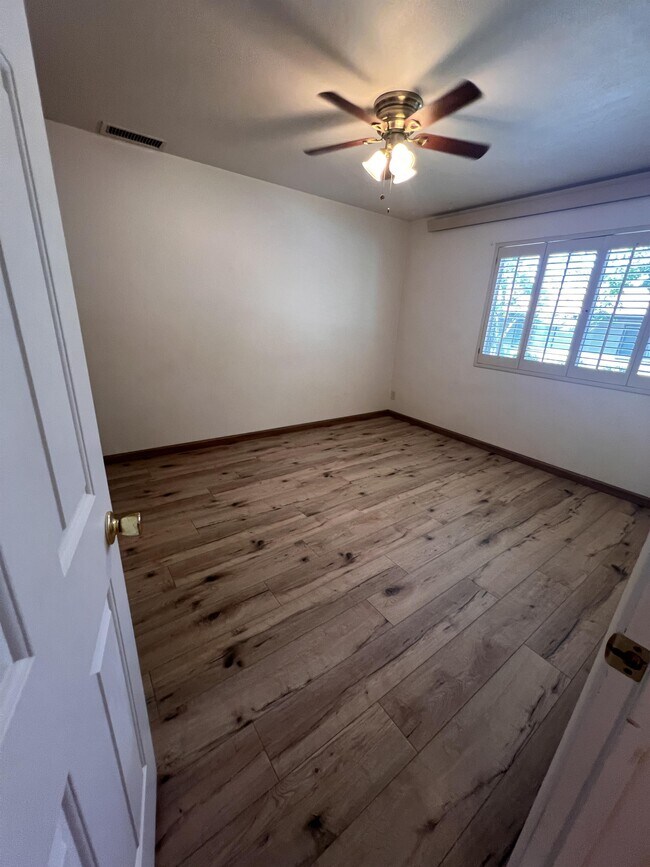 Photo - 337 Country Club Cir