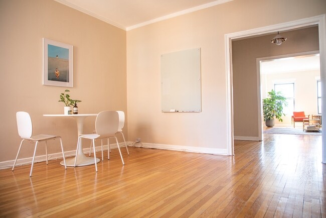 Photo - 434 W Roscoe St Unidad 2A