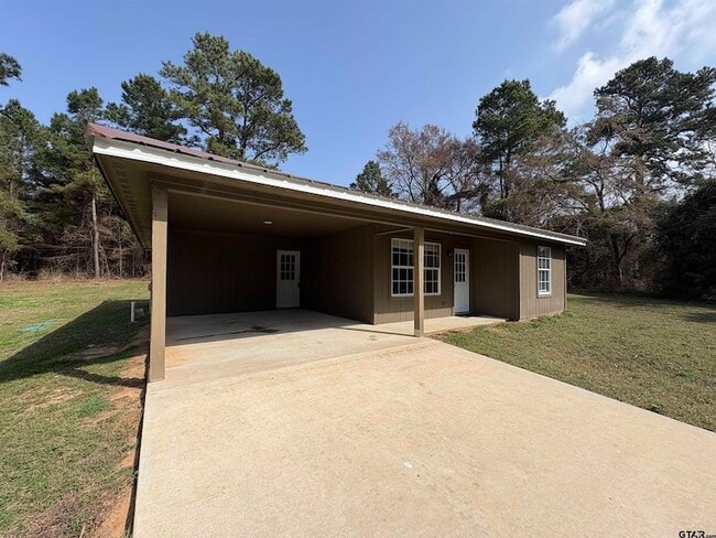Photo - 348 Caroline Ln