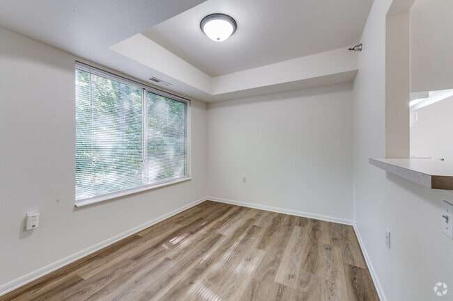 2 BR, 1 BA, 877 SF - Eastbrook Apartments