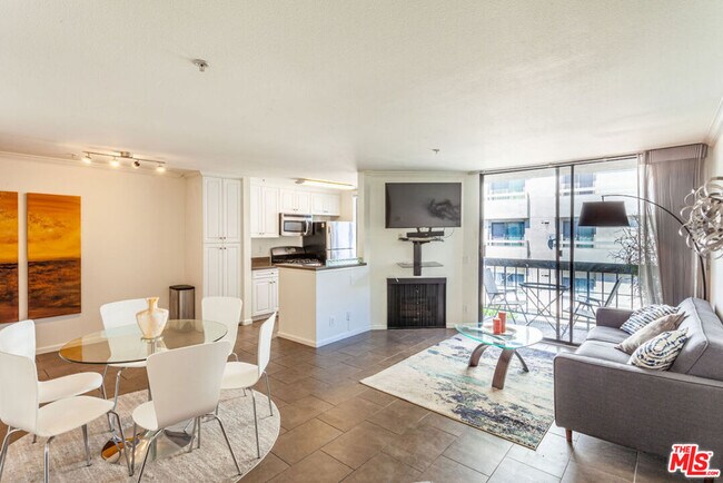 Photo - 7320 Hawthorn Ave Unidad 213