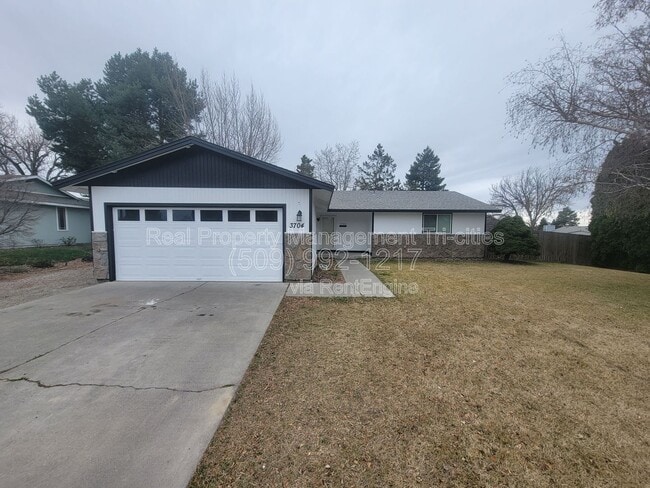 Building Photo - 3704 S Vancouver St