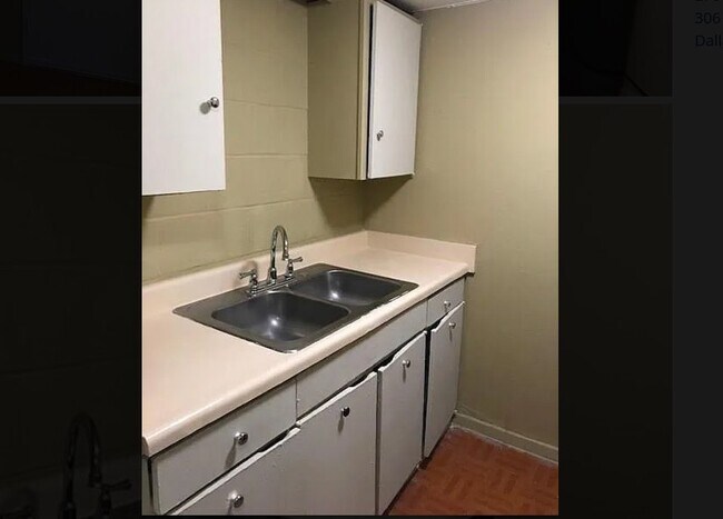 Photo - 2700 Al Lipscomb Way Unit #2700