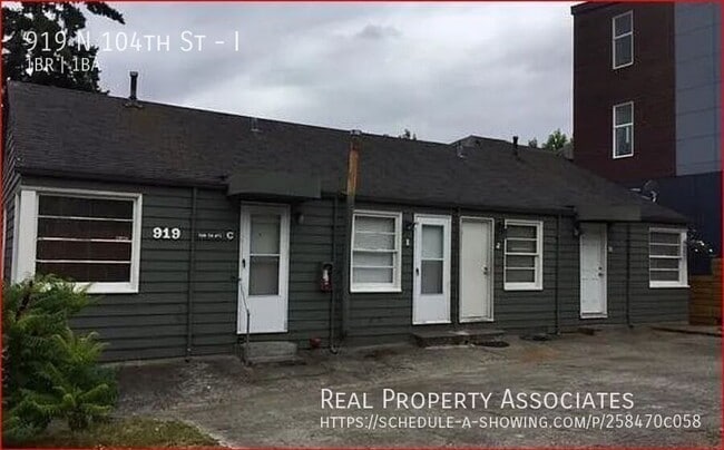 Building Photo - 919 N 104th St Unit I