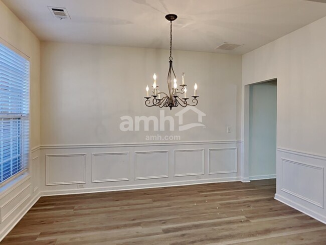 Photo - 811 Buffington Way