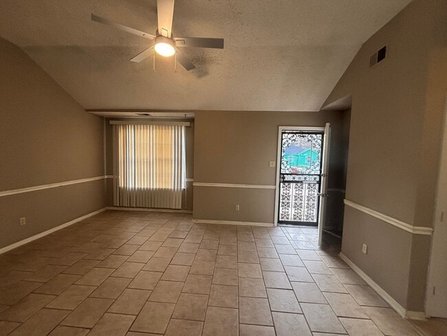 Photo - 3972 Schoolfield Cove