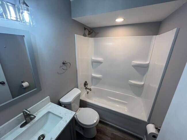 Photo - 329 McMunn St Unit B