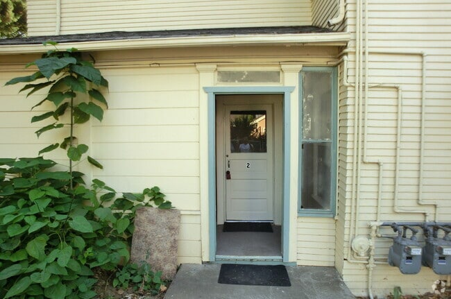 Building Photo - 1 bedroom 1 bath apartment