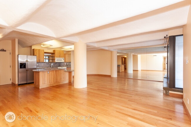 Photo - 345 N Canal St Unit 402