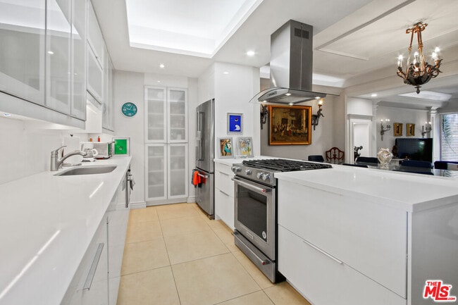 Photo - 9303 Burton Wy Unit A