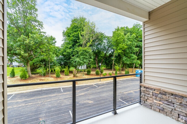 1BR, 1BA w/Den - 1015SF Patio