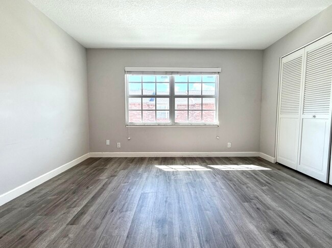 Photo - 413 N Cypress Dr